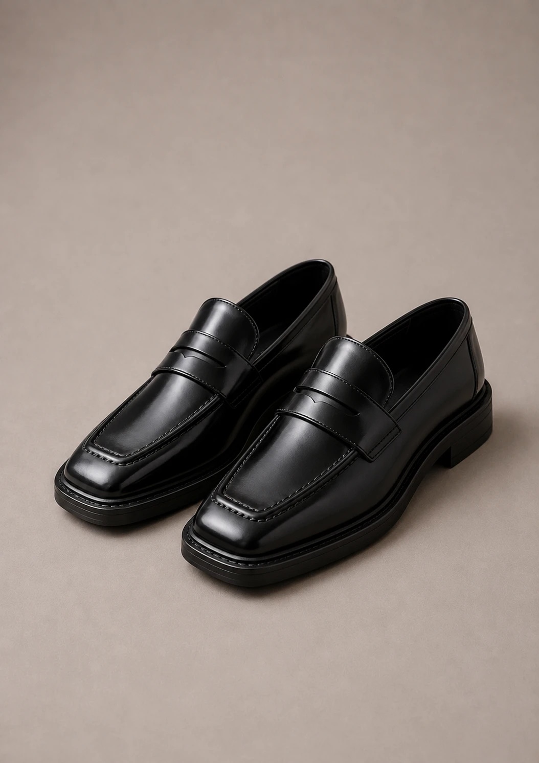 Cass Leather Loafer in black
